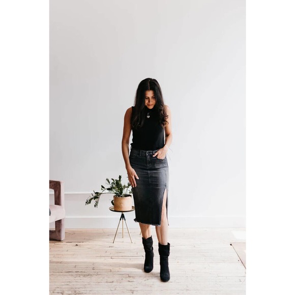 NWT Liverpool High Rise Denim Skirt W/ Slit Frayed Hem 29" Black Midi Size 14 - Picture 6 of 7